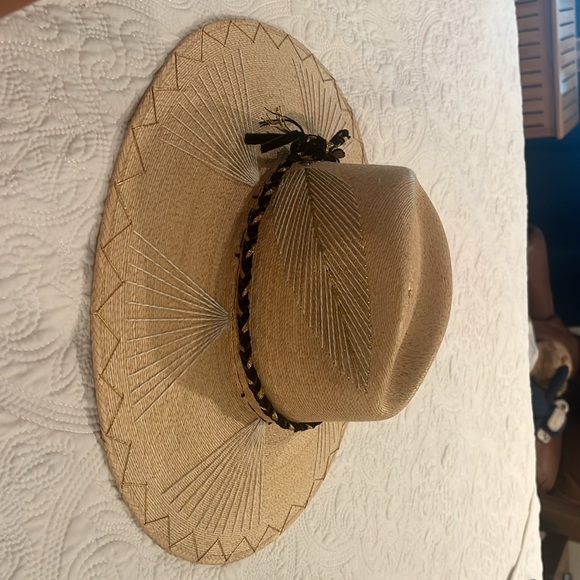 Corazon Playero Hat with black chord medium - Picture 4 of 8